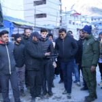 मुख्य सचिव आनन्द बर्द्धन ने केदारनाथ यात्रा व्यवस्थाओं का लिया जायजा, पुनर्निर्माण कार्यों और यात्रियों की सुविधाओं का किया निरीक्षण