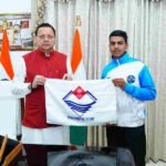 मुख्यमंत्री धामी से माउंट एवरेस्ट फतह करने वाले 16 वर्षीय बालक सचिन कुमार ने की शिष्टाचार भेंट