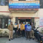 सार्वजनिक स्थान पर हुड़दंग करने वालो को दून पुलिस ने सिखाया कानून का पाठ, बीच सड़क पर मारपीट कर रहे 5 युवकों को पुलिस ने किया गिरफ्तार