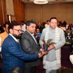 कुमाऊँ उदय सम्मान समारोह में पहुंचे सीएम धामी, विभिन्न क्षेत्रों में उत्कृष्ट कार्य करने वालों को किया सम्मानित, रुद्रपुर व ऊधमसिंह नगर के समग्र विकास के लिए करोड़ों की योजनाएँ—मुख्यमंत्री ने गिनाईं उपलब्धियाँ