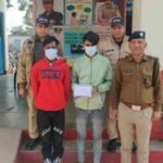 स्नेचिंग की घटना का 6 घंटे में दून पुलिस ने किया खुलासा, घटना को अंजाम देने वाले 2 अभियुक्तो को पुलिस ने किया गिरफ्तार