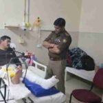एसएसपी देहरादून ने हिमालयन अस्पताल पहुंचकर सडक दुर्घटना मे घायल उपनिरीक्षक का जाना हाल, घायल पुलिस कर्मी के परिजनों से मुलाकात कर बेहतर उपचार के लिए हर संभव सहायता का दिलाया भरोसा