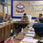 एसएसपी दून की सख्ती, शिक्षण संस्थानों में गुटबाजी करने वाले छात्र होंगे चिन्हित, छात्र गुटों के बीच हुए झगड़े/मारपीट पर तत्काल अभियोग दर्ज कर होगी सख्त वैधानिक कार्यवाही, सम्बन्धित शिक्षण संस्थान की जवाबदेही भी होगी तय