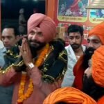 हरिद्वार पहुंचे पूर्व क्रिकेटर नवजोत सिंह सिद्धू, माया देवी मंदिर में की पूजा अर्चना