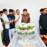 मुख्यमंत्री धामी ने निशानेबाज जसपाल राणा को दी श्रद्धांजलि, परिजनों को बंधाया ढांढस