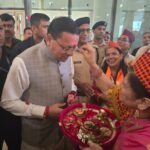 मुंबई में प्रवासी उत्तराखंडवासियों से मिले सीएम धामी, प्रदेश के विकास विजन को किया साझा