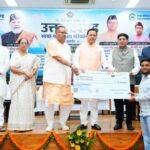 मुख्यमंत्री ने 11 स्वच्छ ईंधन आधारित वाहनों को किया फ्लैग ऑफ