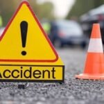 जेसीबी और बाइक की आमने-सामने से जबरदस्त भिड़ंत, बाइक सवार युवक की दर्दनाक मौत, दो घायल