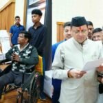 जनता दरबार में CM ने एक-एक कर सुनी फरियादियों की समस्या, अधिकारियों को दिए तत्काल निस्तारण के निर्देश