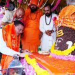 टपकेश्वर महादेव की भव्य शोभायात्रा में शामिल हुए मुख्यमंत्री धामी, प्रदेश की सुख-समृद्धि के लिए की पूजा-अर्चना
