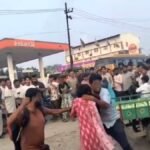 हरिद्वार में बीच सड़क पर महिलाओं के साथ मारपीट, लात घूंसों से की पिटाई, दोनों हुई बेहोश