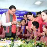 CM ने दिव्यांग बच्चों के साथ मनाया जन्मदिन, बोले इससे अनमोल उपहार कुछ और नहीं हो सकता