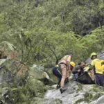 उफनते बरसाती नाले में बहे स्कूटी सवार युवक, एक की दर्दनाक मौत, दूसरा गंभीर घायल